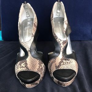 BCBG snake print shoes size 8